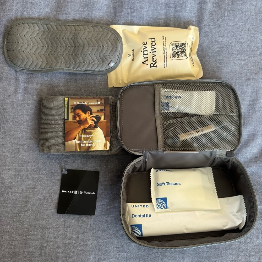 NWT Therabody Textured Case in Light Gray United Polaris Amenity Kit - Picture 3 of 5